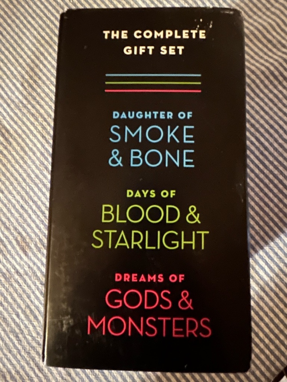Daughter of Smoke & Bone: The Complete Gift Set 3 Book Set by Laini Taylor - Picture 2 of 10